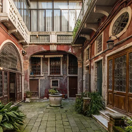 Апартаменты Emo Palace Grand Canal By Lionhost Венеция