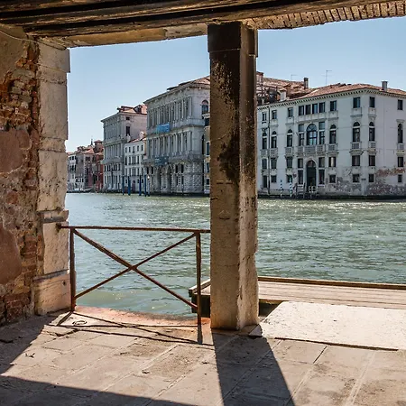 Emo Palace Grand Canal By Lionhost Apartament