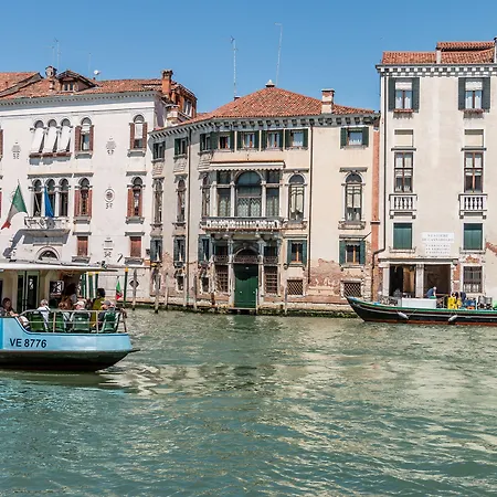 Emo Palace Grand Canal By Lionhost Apartament *