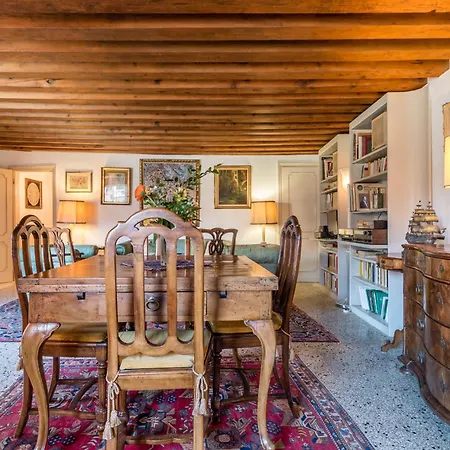 Emo Palace Grand Canal By Lionhost Apartament Wenecja