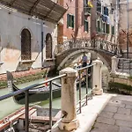 Emo Palace Grand Canal By Lionhost Apartment