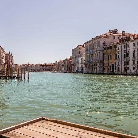 Emo Palace Grand Canal By Lionhost דירה