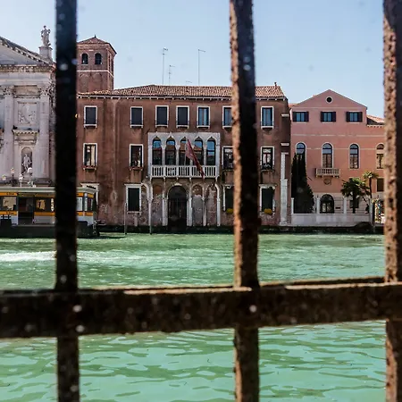 Emo Palace Grand Canal By Lionhost ונציה