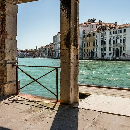 Emo Palace Grand Canal By Lionhost * ונציה