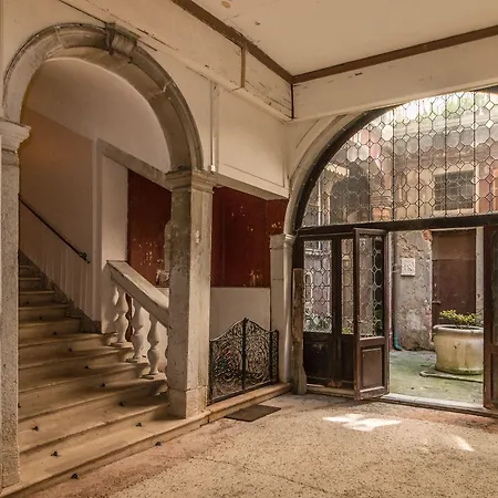 Emo Palace Grand Canal By Lionhost Apartment Venice
