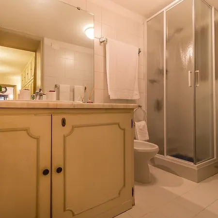 Emo Palace Grand Canal By Lionhost Apartman *