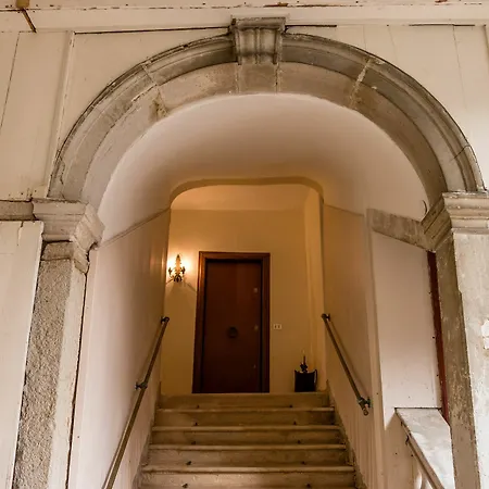 Apartman Emo Palace Grand Canal By Lionhost