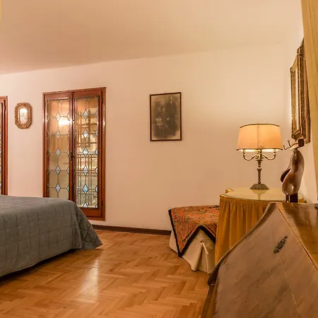 Apartman Emo Palace Grand Canal By Lionhost *