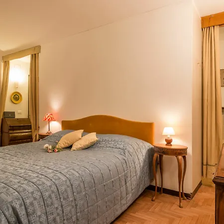 Emo Palace Grand Canal By Lionhost Apartman