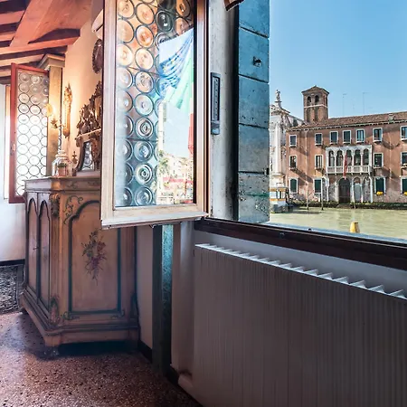 Emo Palace Grand Canal By Lionhost Apartman
