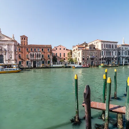 Emo Palace Grand Canal By Lionhost Lejlighed